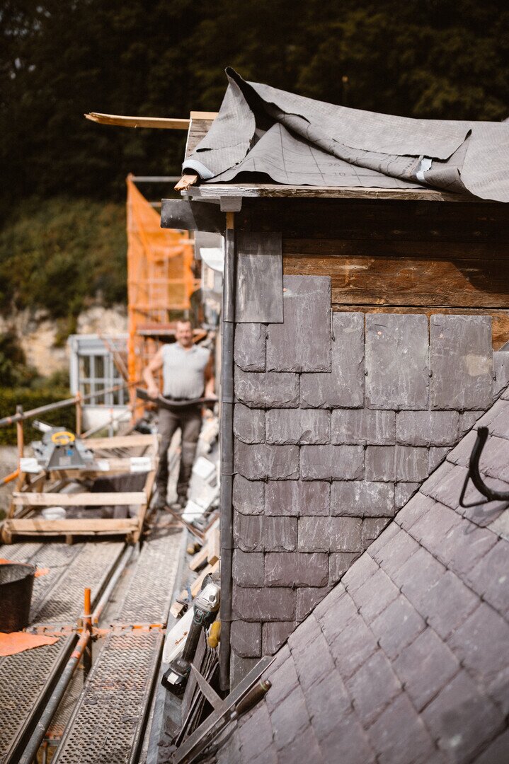 Restauratie leien daken | Château Neercanne.