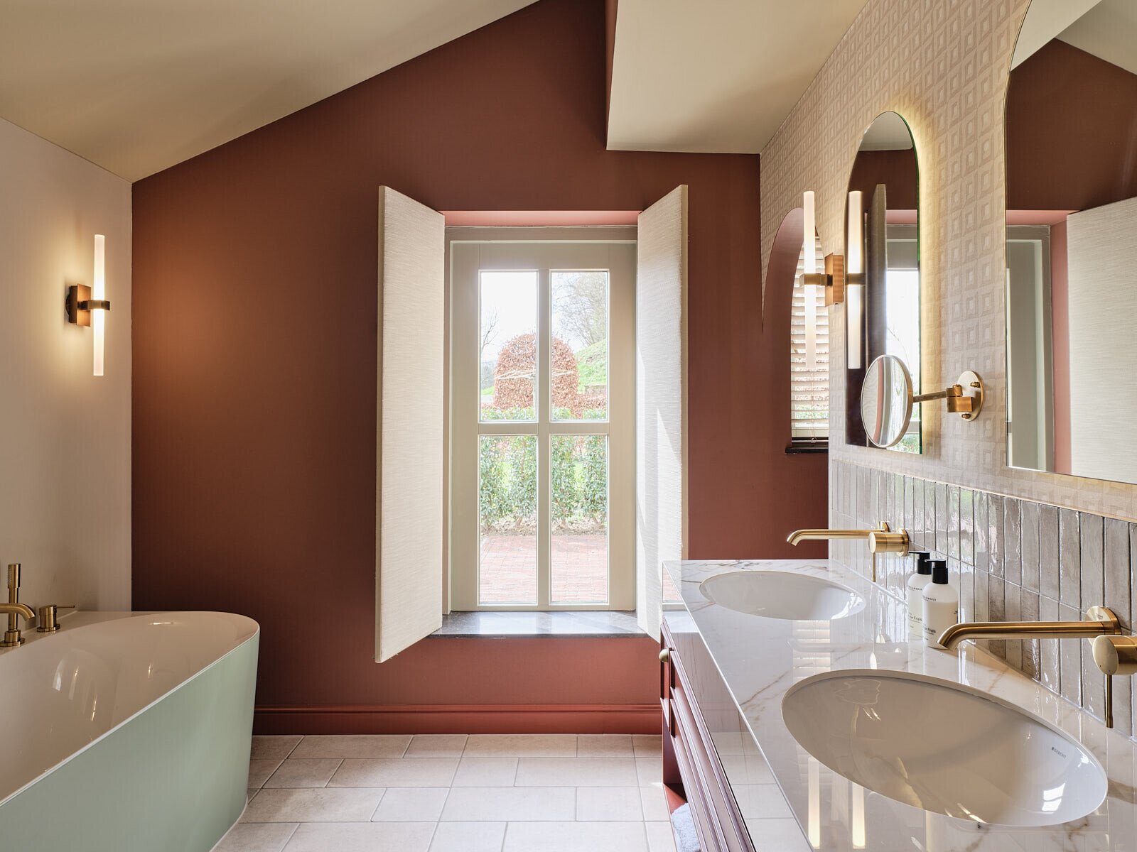 Bathroom superior garden suite | Château Neercanne.