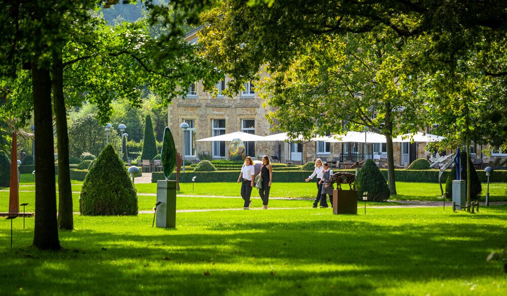 Wandelende gasten | Château St. Gerlach.