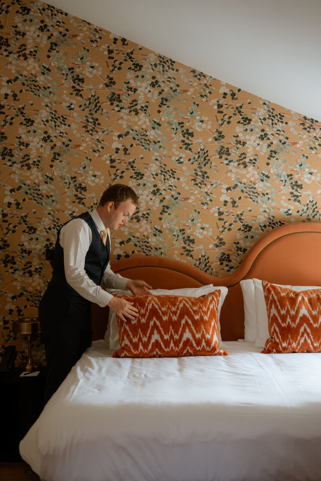 Mederwerker in Suite | Château St. Gerlach.