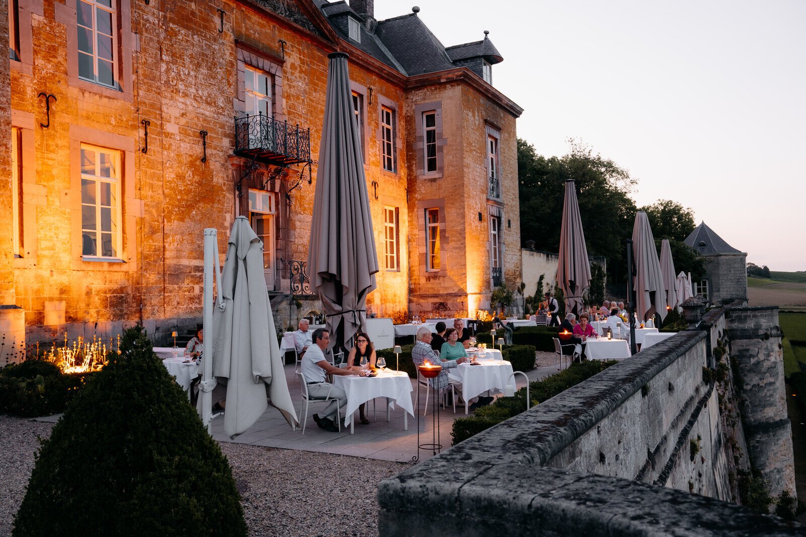 Terras michelinster restaurant limburg | Château Neercanne.